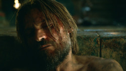 extant_GameOfThrones_3x04-KissedByFire_4177
