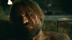 extant_GameOfThrones_3x04-KissedByFire_4178