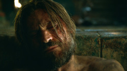 extant_GameOfThrones_3x04-KissedByFire_4179