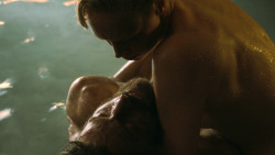 extant_GameOfThrones_3x04-KissedByFire_4225