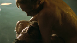 extant_GameOfThrones_3x04-KissedByFire_4227