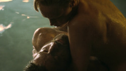 extant_GameOfThrones_3x04-KissedByFire_4232