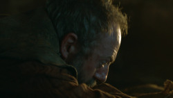extant_GameOfThrones_3x04-KissedByFire_4237