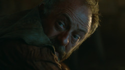 extant_GameOfThrones_3x04-KissedByFire_4244