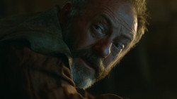extant_GameOfThrones_3x04-KissedByFire_4245