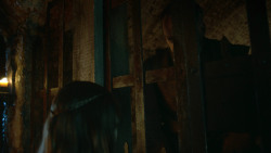 extant_GameOfThrones_3x04-KissedByFire_4257