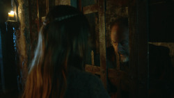 extant_GameOfThrones_3x04-KissedByFire_4263