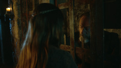 extant_GameOfThrones_3x04-KissedByFire_4265