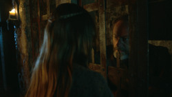 extant_GameOfThrones_3x04-KissedByFire_4267
