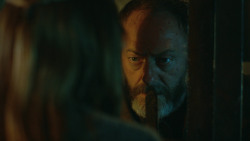 extant_GameOfThrones_3x04-KissedByFire_4292