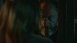 extant_GameOfThrones_3x04-KissedByFire_4295