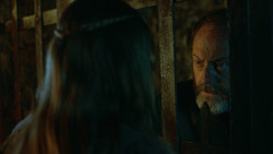 extant_GameOfThrones_3x04-KissedByFire_4301