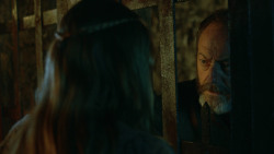 extant_GameOfThrones_3x04-KissedByFire_4302