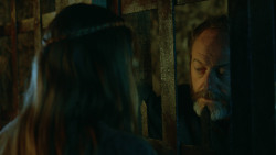 extant_GameOfThrones_3x04-KissedByFire_4318