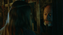 extant_GameOfThrones_3x04-KissedByFire_4325