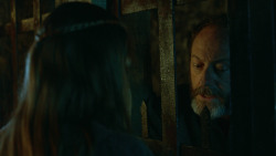 extant_GameOfThrones_3x04-KissedByFire_4327
