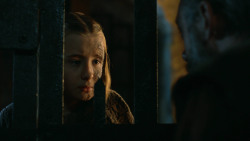 extant_GameOfThrones_3x04-KissedByFire_4339