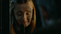 extant_GameOfThrones_3x04-KissedByFire_4362
