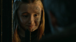 extant_GameOfThrones_3x04-KissedByFire_4365