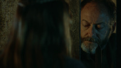 extant_GameOfThrones_3x04-KissedByFire_4371