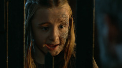 extant_GameOfThrones_3x04-KissedByFire_4374