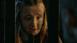 extant_GameOfThrones_3x04-KissedByFire_4375