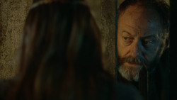 extant_GameOfThrones_3x04-KissedByFire_4377