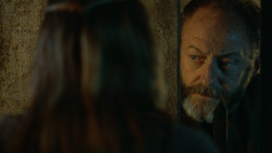extant_GameOfThrones_3x04-KissedByFire_4378