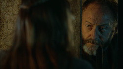 extant_GameOfThrones_3x04-KissedByFire_4379