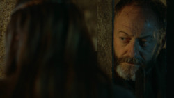 extant_GameOfThrones_3x04-KissedByFire_4385