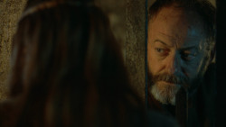 extant_GameOfThrones_3x04-KissedByFire_4386