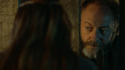 extant_GameOfThrones_3x04-KissedByFire_4390