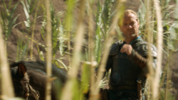 extant_GameOfThrones_3x04-KissedByFire_4440
