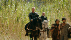 extant_GameOfThrones_3x04-KissedByFire_4449