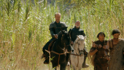 extant_GameOfThrones_3x04-KissedByFire_4450