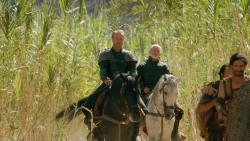 extant_GameOfThrones_3x04-KissedByFire_4452