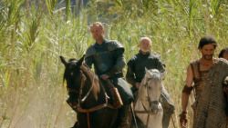 extant_GameOfThrones_3x04-KissedByFire_4456