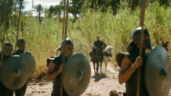 extant_GameOfThrones_3x04-KissedByFire_4460