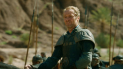 extant_GameOfThrones_3x04-KissedByFire_4474