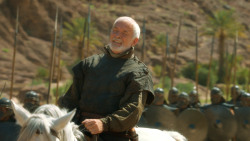 extant_GameOfThrones_3x04-KissedByFire_4479
