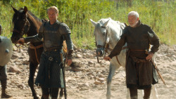 extant_GameOfThrones_3x04-KissedByFire_4491