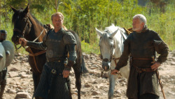 extant_GameOfThrones_3x04-KissedByFire_4494
