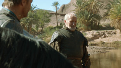 extant_GameOfThrones_3x04-KissedByFire_4511