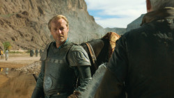 extant_GameOfThrones_3x04-KissedByFire_4515