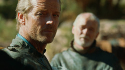extant_GameOfThrones_3x04-KissedByFire_4561