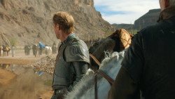 extant_GameOfThrones_3x04-KissedByFire_4562