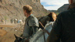 extant_GameOfThrones_3x04-KissedByFire_4564