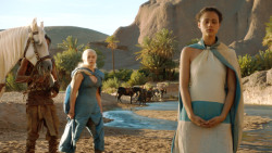 extant_GameOfThrones_3x04-KissedByFire_4567