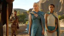 extant_GameOfThrones_3x04-KissedByFire_4584