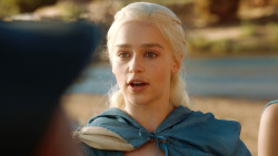extant_GameOfThrones_3x04-KissedByFire_4601